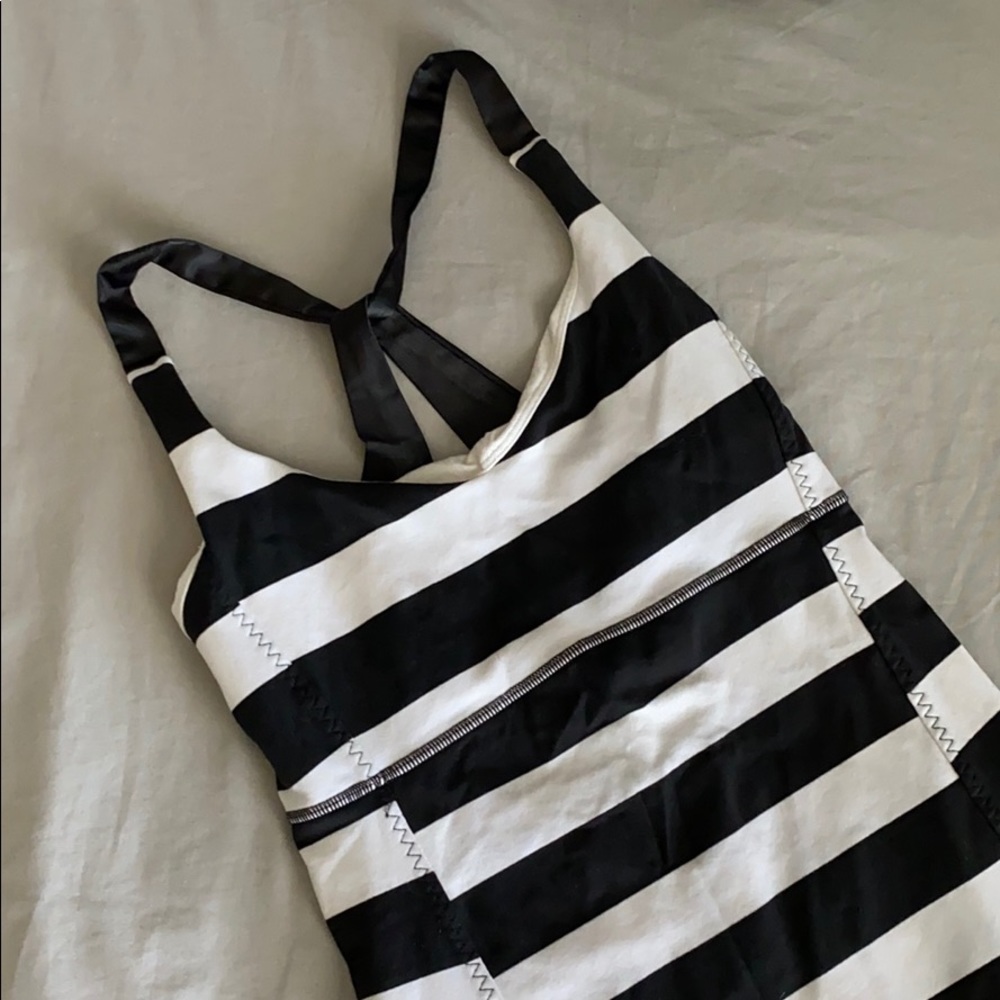 Lululemon tank with built in support